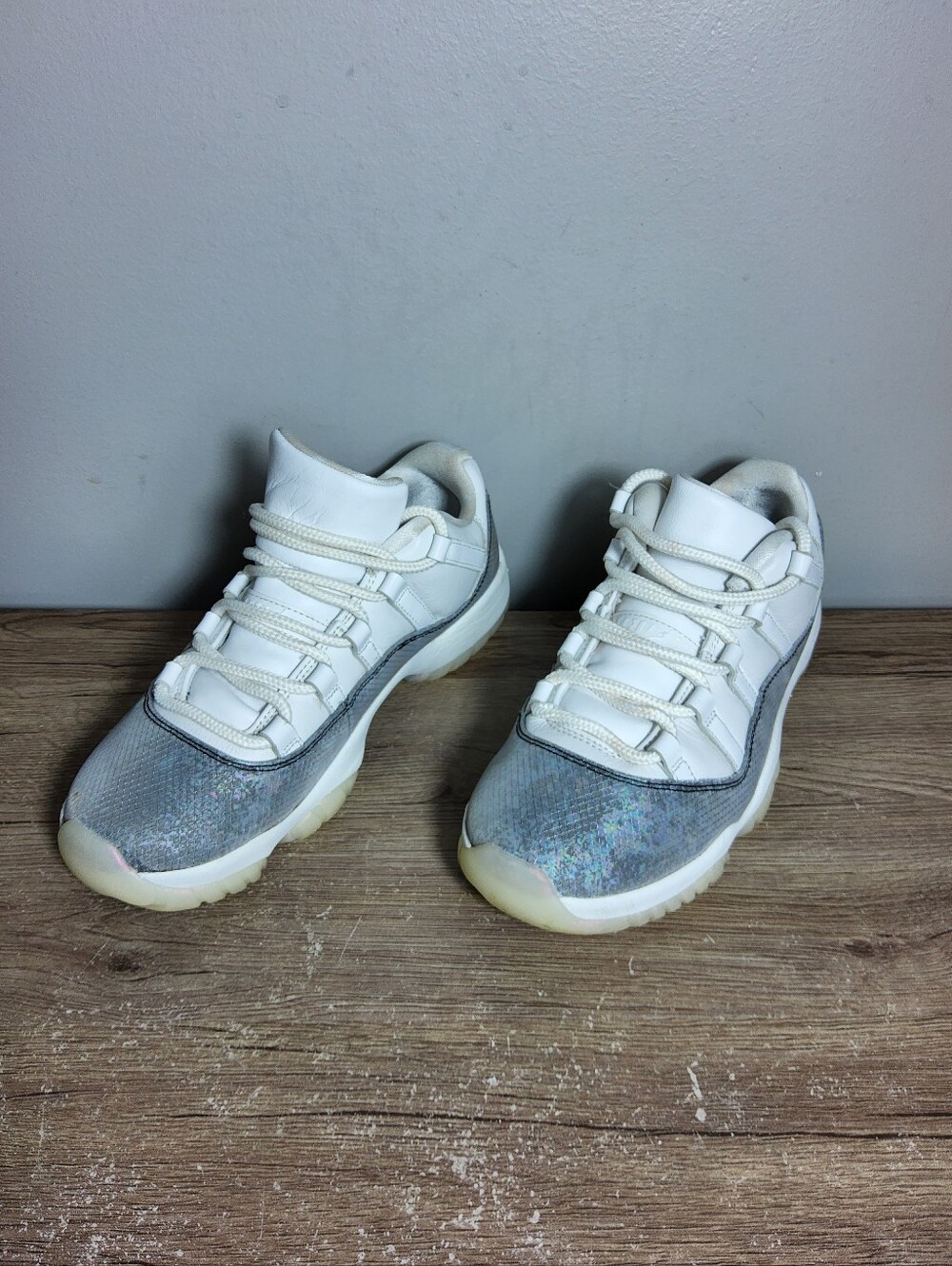 Men’s Nike Air Jordan 11 Retro Low Year of the Snake - SZ 9.5 - HQ700-001